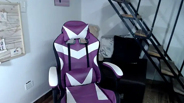 samantha baby  online show from November 12, 2025, 7:13 pm