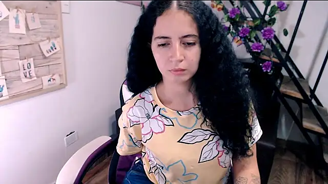 samantha baby  online show from April 18, 2026, 7:07 pm