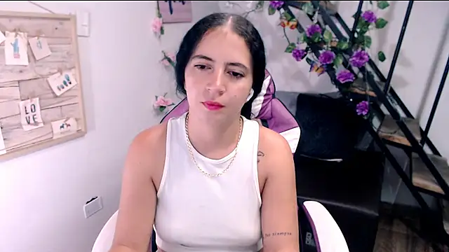samantha baby  online show from May 18, 2026, 10:04 pm