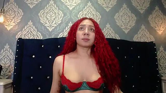 Snapshot of IsabelaLatina chatting on April 23, 2026, 12:45 am IsabelaLatina online show from April 23, 2026, 12:45 am