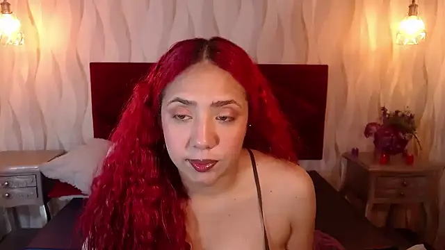 Snapshot of IsabelaLatina chatting on May 13, 2026, 6:22 am IsabelaLatina online show from May 13, 2026, 6:22 am