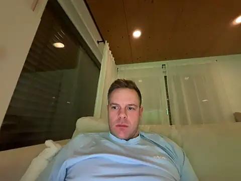 Danii0790 online show from November 17, 2025, 9:09 pm