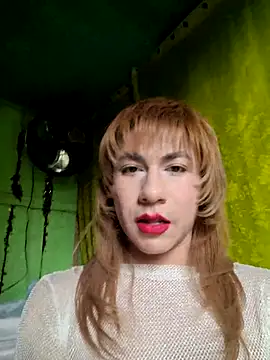 Evehampy online show from December 18, 2025, 8:04 pm