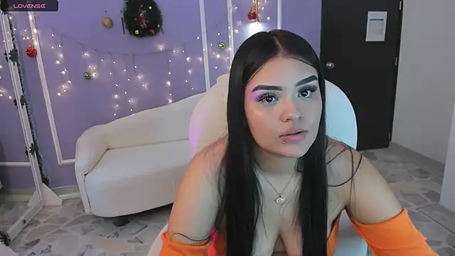 martinasaez online show from January 10, 2025, 10:36 pm