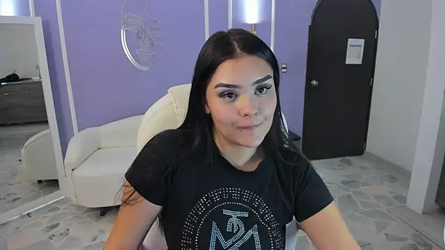 martinasaez online show from January 22, 2025, 12:59 am