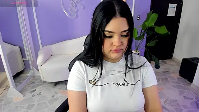 martinasaez online show from September 29, 2025, 7:30 pm