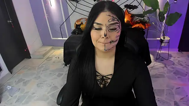 martinasaez online show from October 20, 2025, 9:26 pm