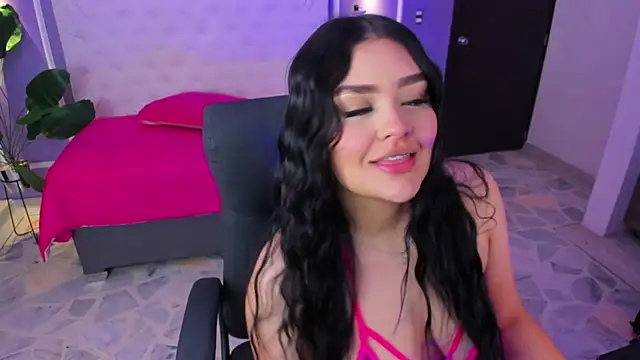 Snapshot of martinasaez chatting on July 6, 2026, 8:22 pm martinasaez online show from July 6, 2026, 8:22 pm