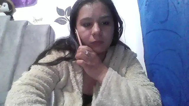 Charis 21 online show from April 17, 2026, 11:19 pm