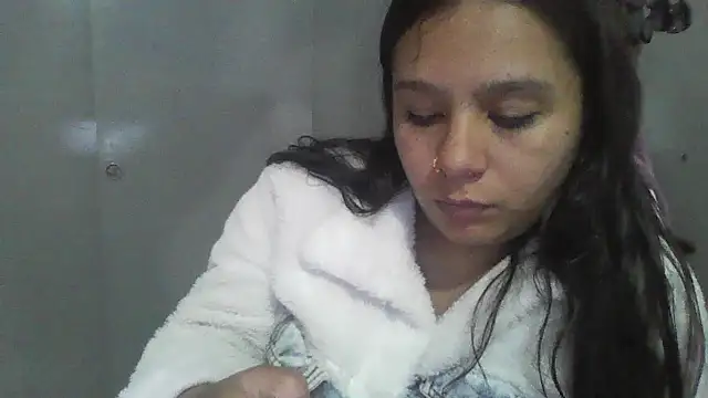 Snapshot of Charis_21 chatting on May 10, 2026, 3:12 am Charis 21 online show from May 10, 2026, 3:12 am