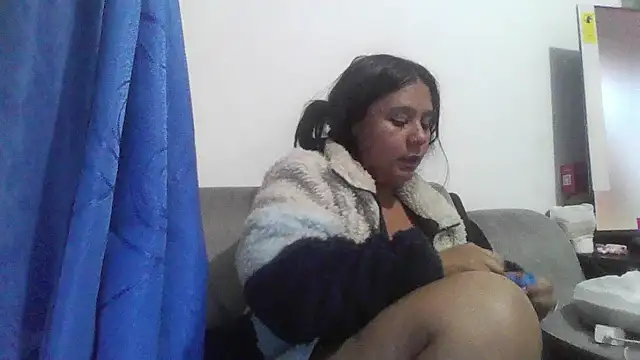 Snapshot of Charis_21 chatting on May 11, 2026, 2:39 am Charis 21 online show from May 11, 2026, 2:39 am