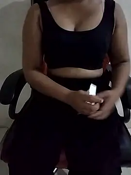 Jenifar- online show from April 24, 2026, 3:25 pm