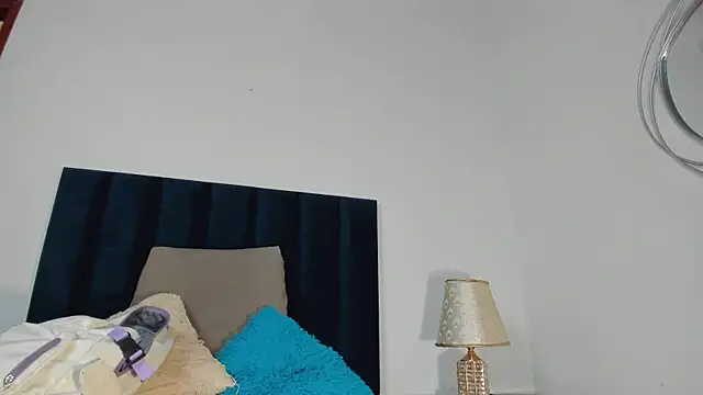 NoraDasilva online show from January 17, 2025, 12:42 am