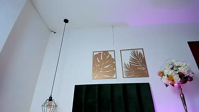 NoraDasilva online show from February 11, 2025, 3:50 am