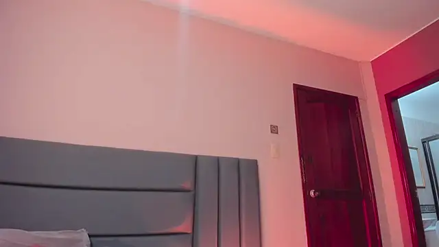 NoraDasilva online show from February 22, 2025, 11:46 pm