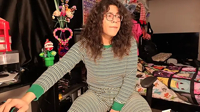 ShinyCherub online show from February 28, 2025, 5:15 am