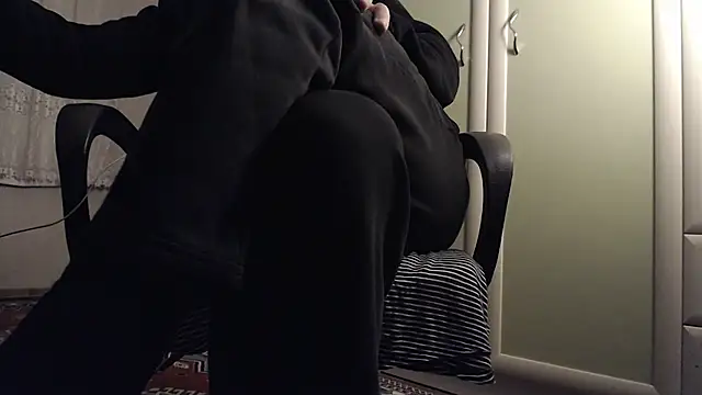 Lxom online show from November 13, 2025, 11:47 pm