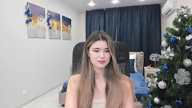 AnneTLi online show from December 9, 2024, 10:43 am