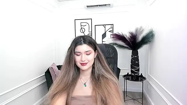 AnneTLi online show from September 10, 2025, 3:17 am