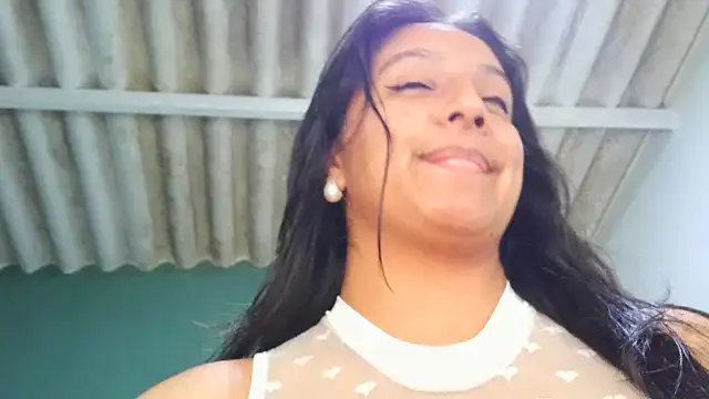 almaswan1 online show from October 15, 2025, 6:52 pm