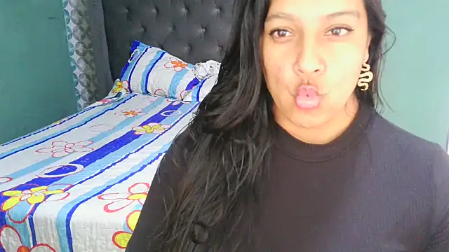 almaswan1 online show from November 10, 2025, 4:39 pm