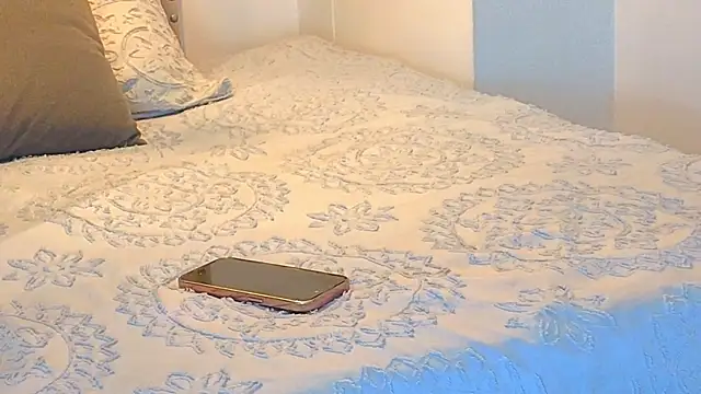 KeryHillson online show from November 5, 2025, 12:16 pm