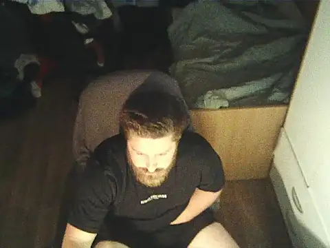 Snapshot of berisha_bezo chatting on September 22, 2025, 6:43 pm berisha bezo online show from September 22, 2025, 6:43 pm