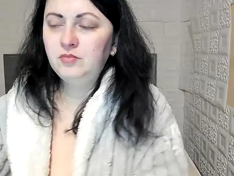 Lillian2 online show from February 16, 2025, 7:04 am