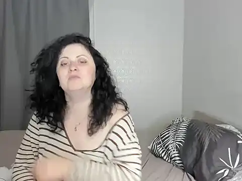 Lillian2 online show from September 26, 2025, 7:51 pm