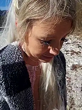 Sexy Sparkling  online show from March 3, 2025, 11:11 am