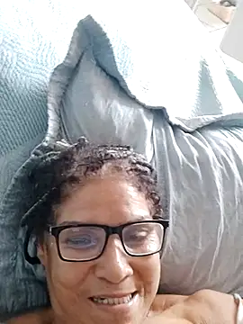 Delicy1 online show from March 15, 2025, 3:27 pm