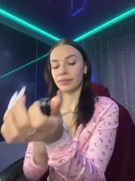 Queen of pain online show from November 12, 2025, 5:41 am