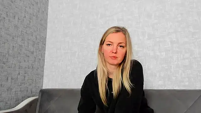 iam Venus online show from April 15, 2026, 8:43 am