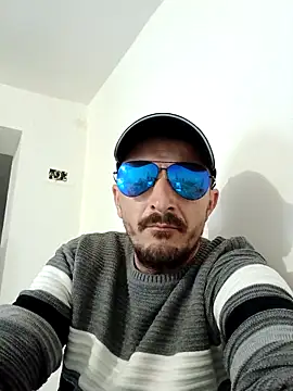 Adriandan1982 online show from April 20, 2026, 7:11 am