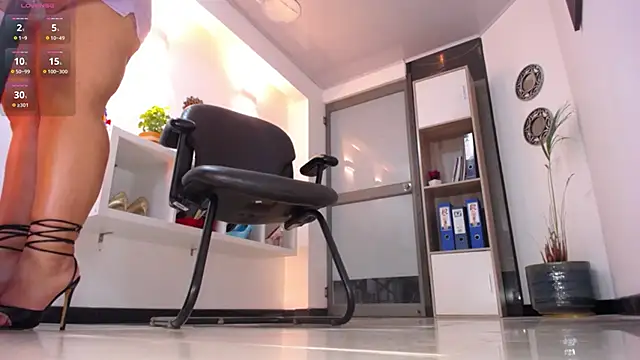 Natashaclaus04 online show from February 13, 2025, 11:39 am