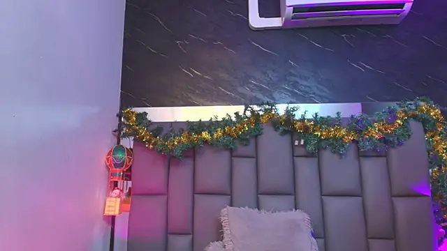  MiaBrown  online show from December 4, 2025, 12:03 pm