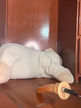 bella-lana2000 online show from December 22, 2024, 9:09 pm