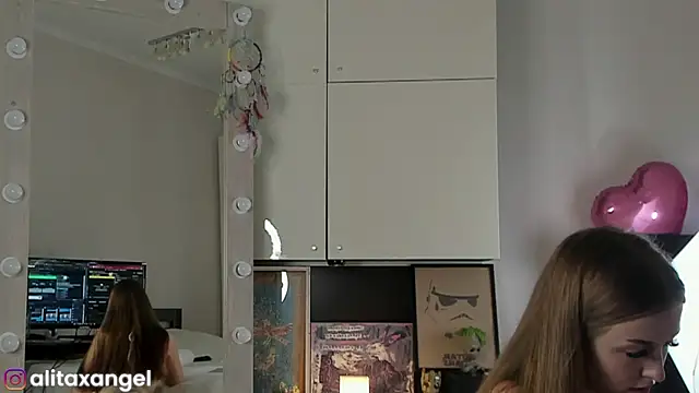 Snapshot of AlitaXAngelic chatting on July 11, 2026, 10:51 am AlitaXAngelic online show from July 11, 2026, 10:51 am