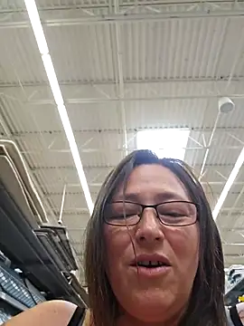 angelbaby1998 online show from April 17, 2026, 8:23 pm