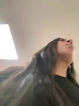 Nicollemays online show from March 18, 2025, 12:14 pm