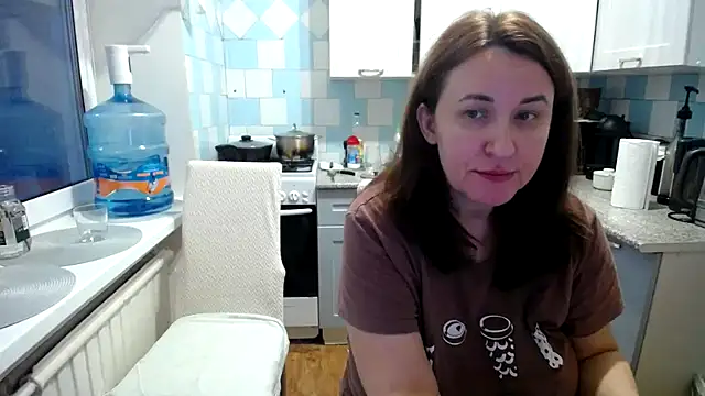 DonnaMagdalena online show from December 9, 2024, 6:12 am