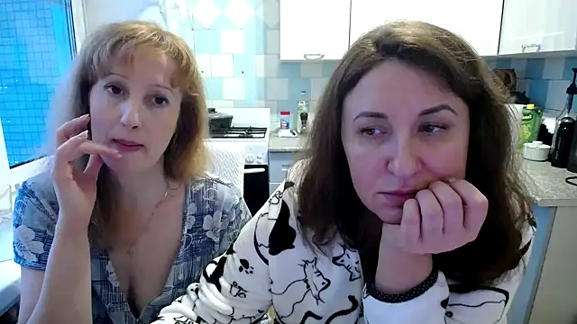 DonnaMagdalena online show from January 10, 2025, 7:04 am