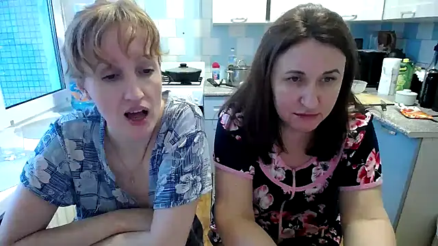 DonnaMagdalena online show from January 10, 2025, 1:09 pm