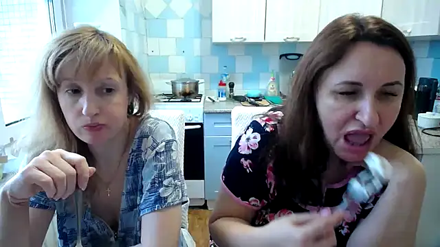 DonnaMagdalena online show from January 23, 2025, 11:04 am