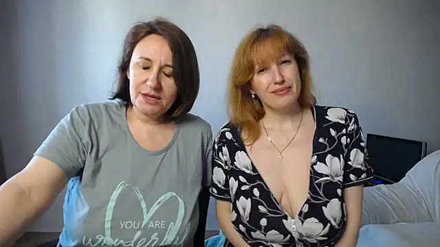 DonnaMagdalena online show from April 21, 2026, 7:47 am