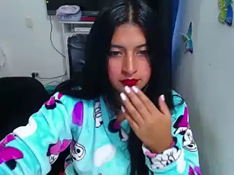 Yunhot  online show from February 15, 2025, 8:33 pm