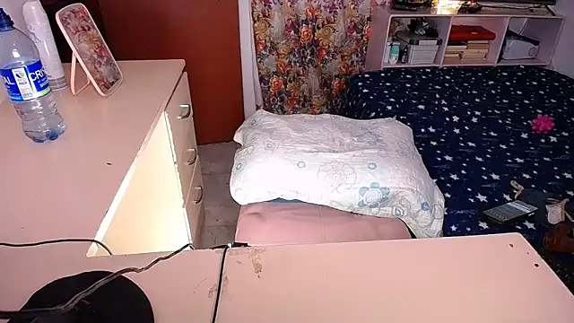 yselahot online show from March 6, 2025, 10:04 pm