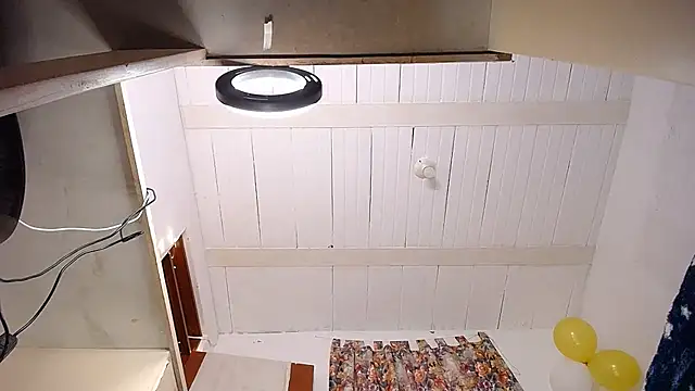 yselahot online show from March 18, 2025, 5:21 pm