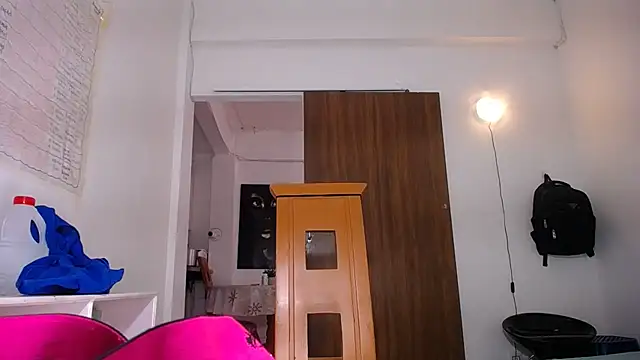 yselahot online show from April 19, 2026, 2:27 pm