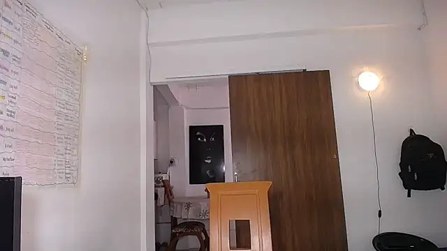 yselahot online show from April 21, 2026, 2:01 pm